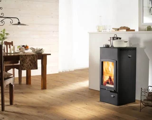 Co zamiast kominka w salonie? Poznaj praktyczne i tanie alternatywy