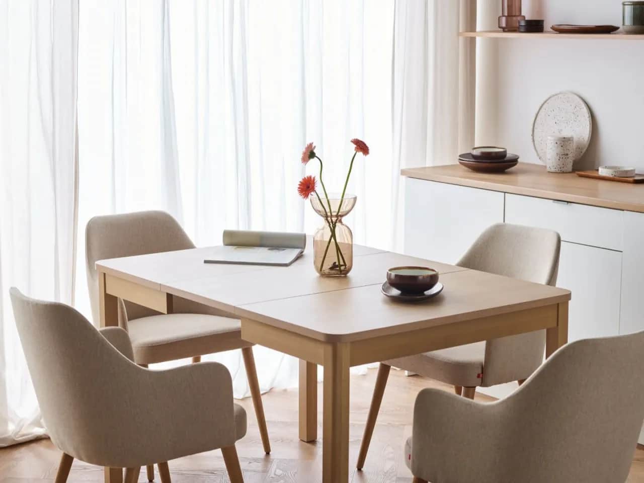 Jak łatwo odmienić dekorację stołu na co dzień – proste pomysły