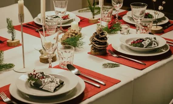 Jak nakryć stół na wigilię: tradycyjne sposoby i piękne dekoracje
